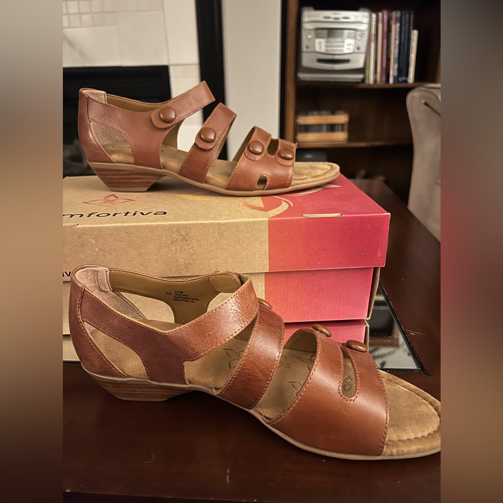 Comfortiva - “Reading” Genuine Leather Sandals Sz 9.5n - Nib Msrp$115